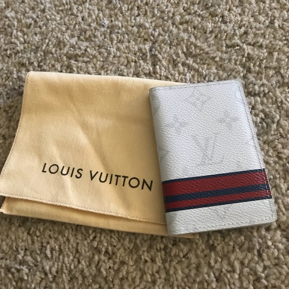 Louis Vuitton limited edition male card organizer